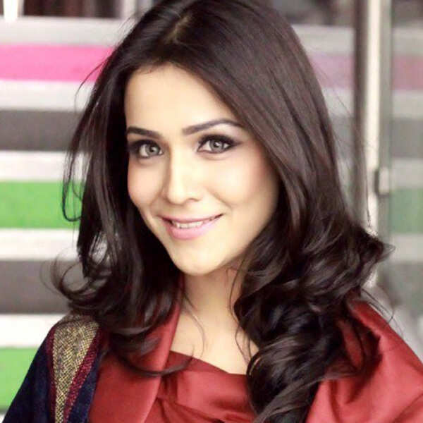 Humaima Malick Wallpapers