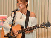 Pranati performs at Gallery Cafe
