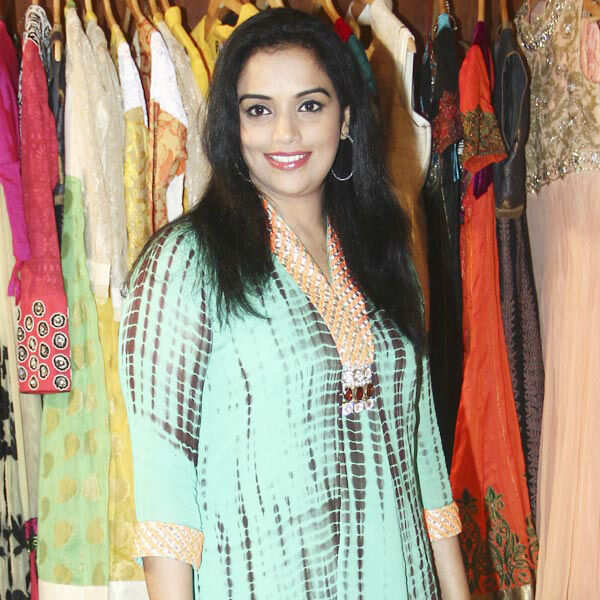 Swetha Menon Wallpapers