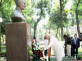 Prime Minister, Narendra Modi pays tribute