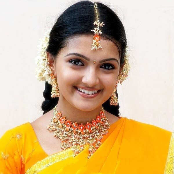 Saranya Mohan Photos