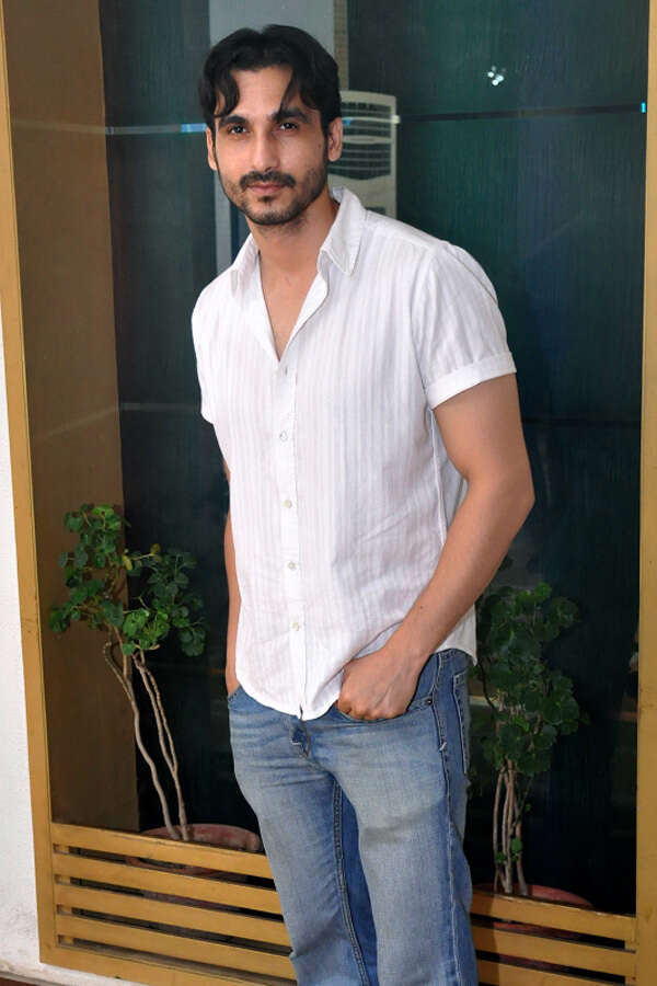 Aryan Roy Photos
