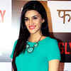 Article image for: <i class="tbold">kirti sanon</i> plays peacemaker between media, guards