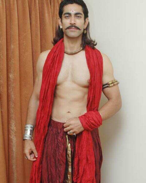 Tarun Khanna Photos