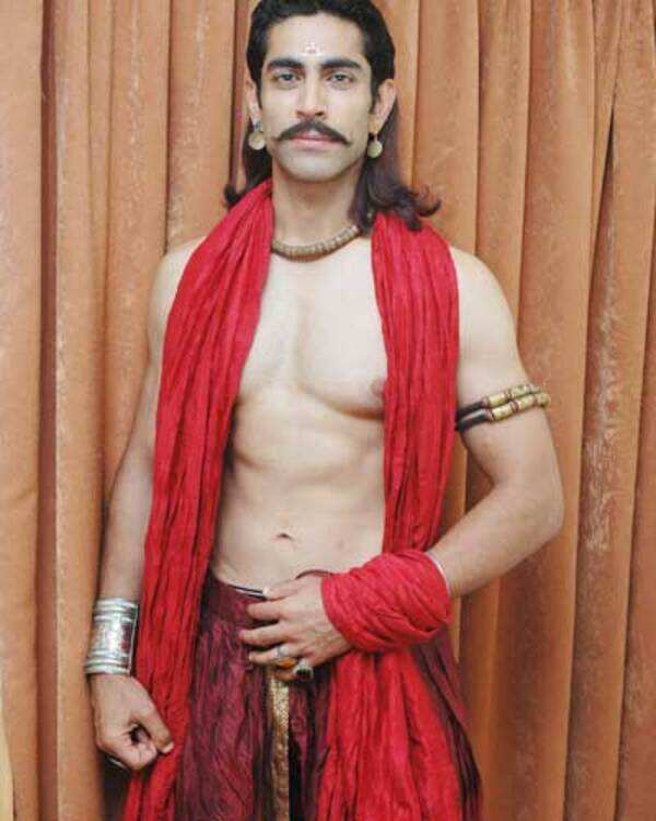 Tarun Khanna Images