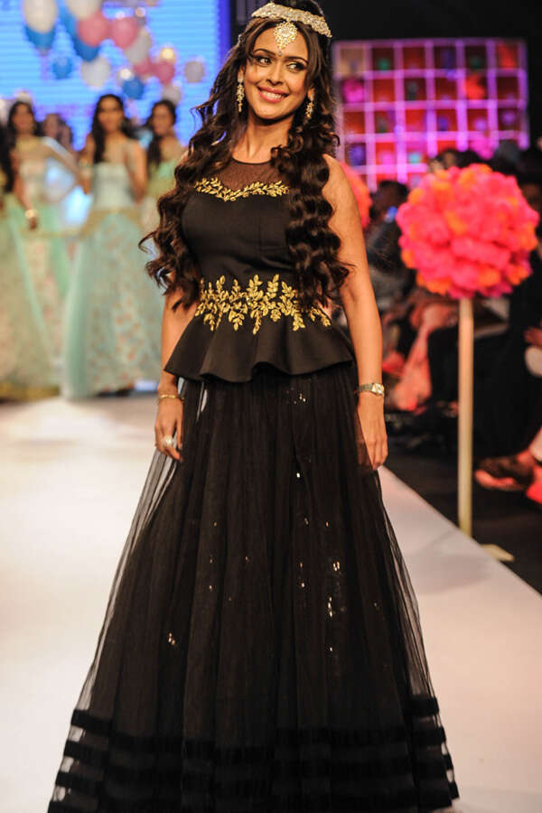 Hrishitaa Bhatt Pictures