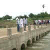 Article image for: Govt apathy prompts villagers in Gujarat to build bridge on their own