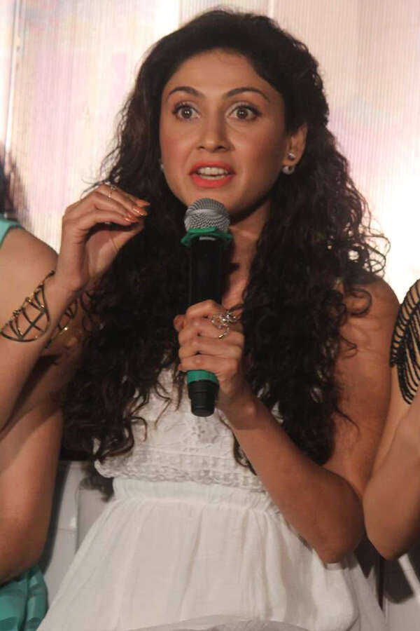 Manjari Phadnis Pictures
