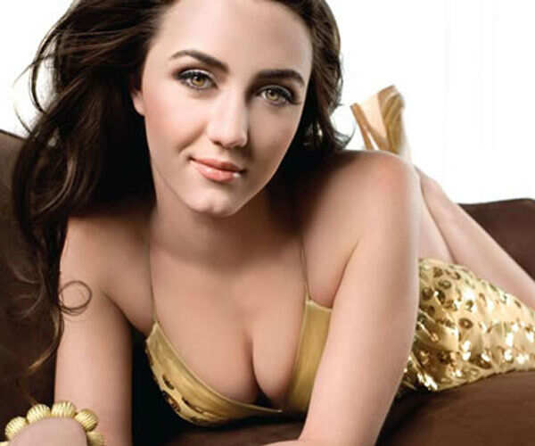 Madeline Zima Photos