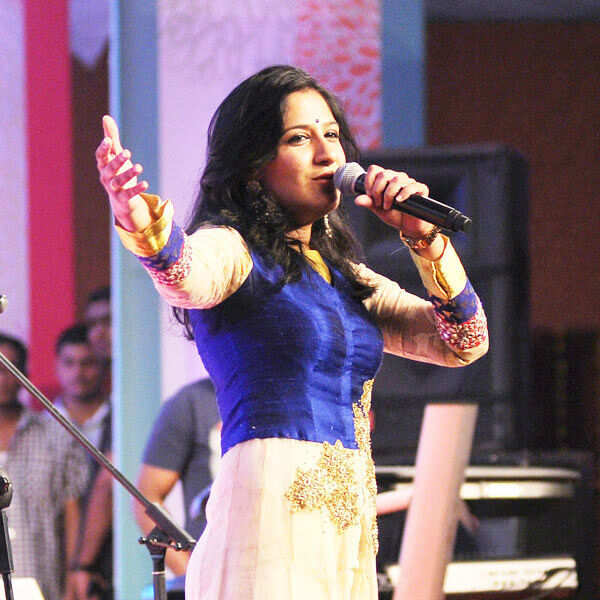 Shweta Mohan Photos