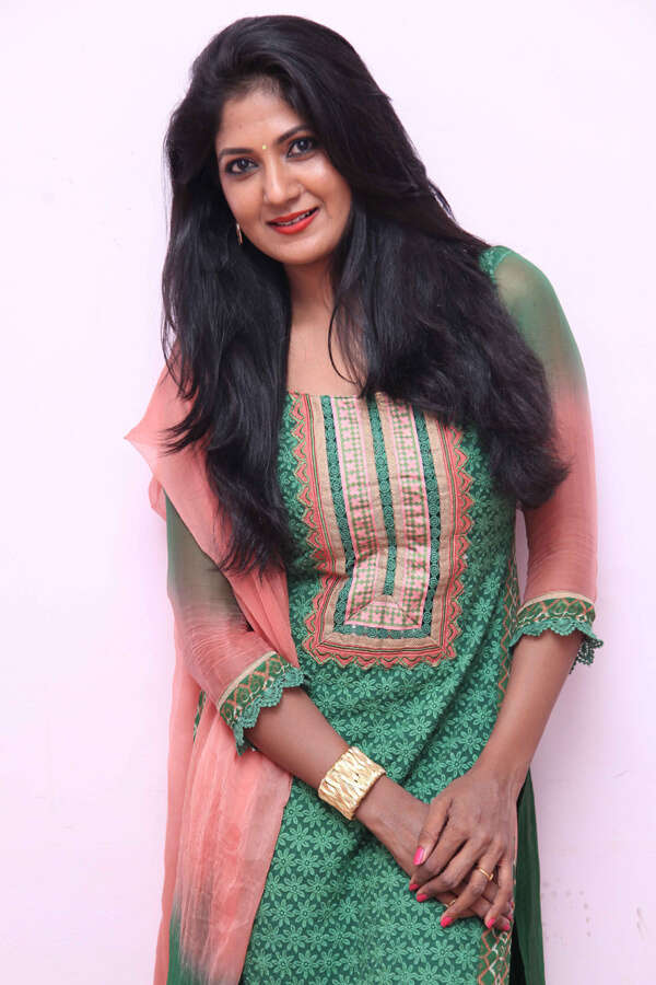 Yagna Shetty Images