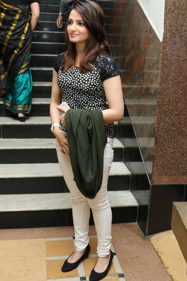 Tanusree Chakraborty Wallpapers