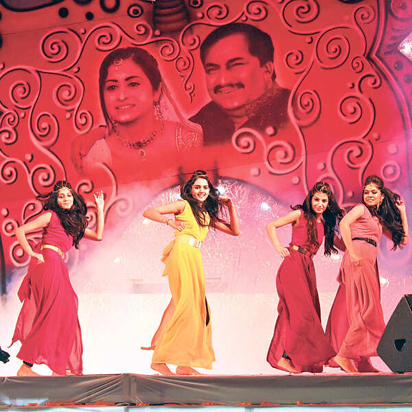 Poorti Arya Photos