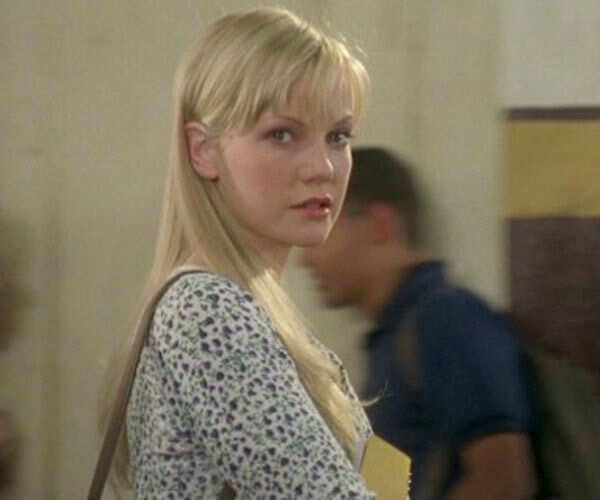 Laura Harris Images