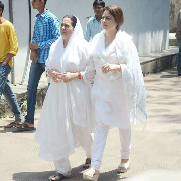 Ayesha Jhulka