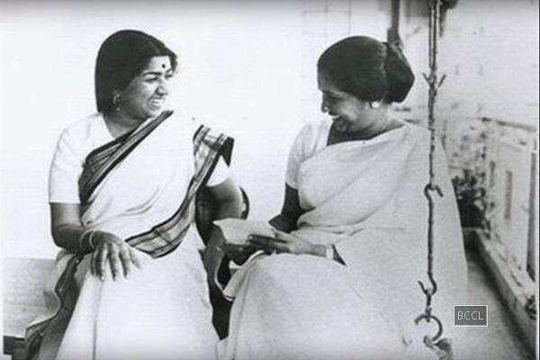 Asha Bhosle Stills