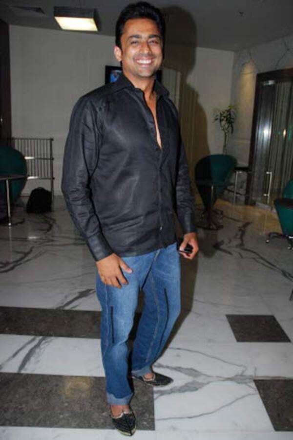 Anuj Saxena