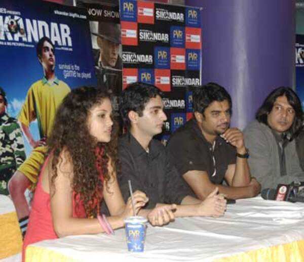 Parzaan Dastur Wallpapers