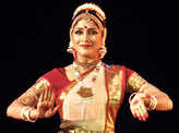 Nari Rupen O Sangachita