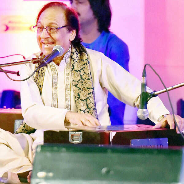 Nusrat Fateh Ali Khan Images