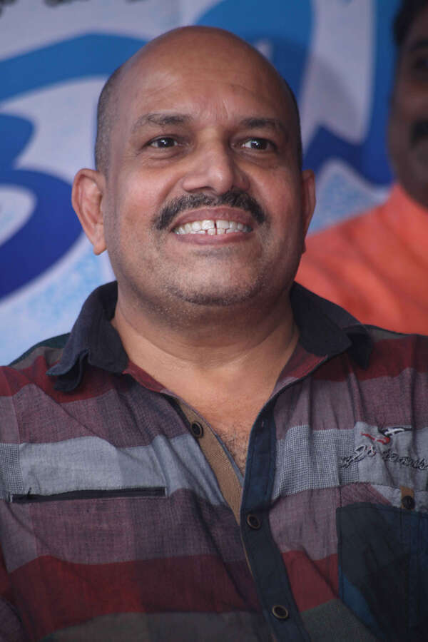 V. Manohar Pictures