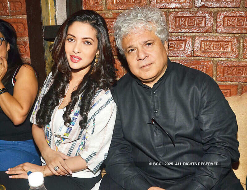 Riya Sen @ Caf&eacute; launch