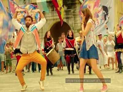 Deepika dress in outlet matargashti song