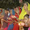 Article image for: Over 100,000 earthen <i class="tbold">lamps</i> light up Gorakhpur temple during Deep Mahotsav