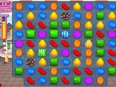 How to play Facebook game Candy Crush Saga walkthrough and review