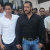 Shah Rukh, Salman to recreate Karan-Arjun on Bigg Boss 9