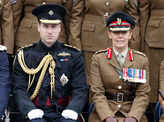 Prince William presents medals
