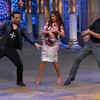 Comedy Nights Bachao: Akshay Kumar-Nimrat Kaur promote Airlift