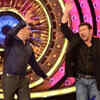 Article image for: <i class="tbold">bigg boss 9</i>: Sunny does daddy Dharmendra’s signature dance step with Salman
