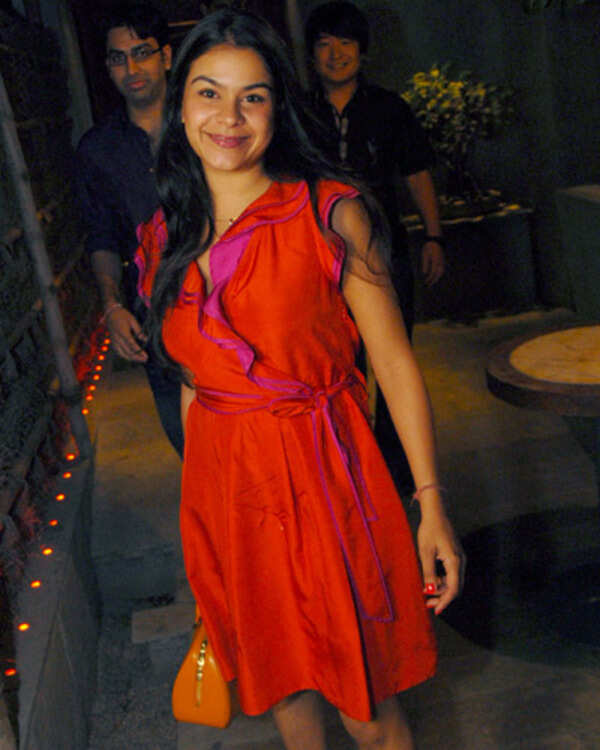 Ameeta Wallpapers