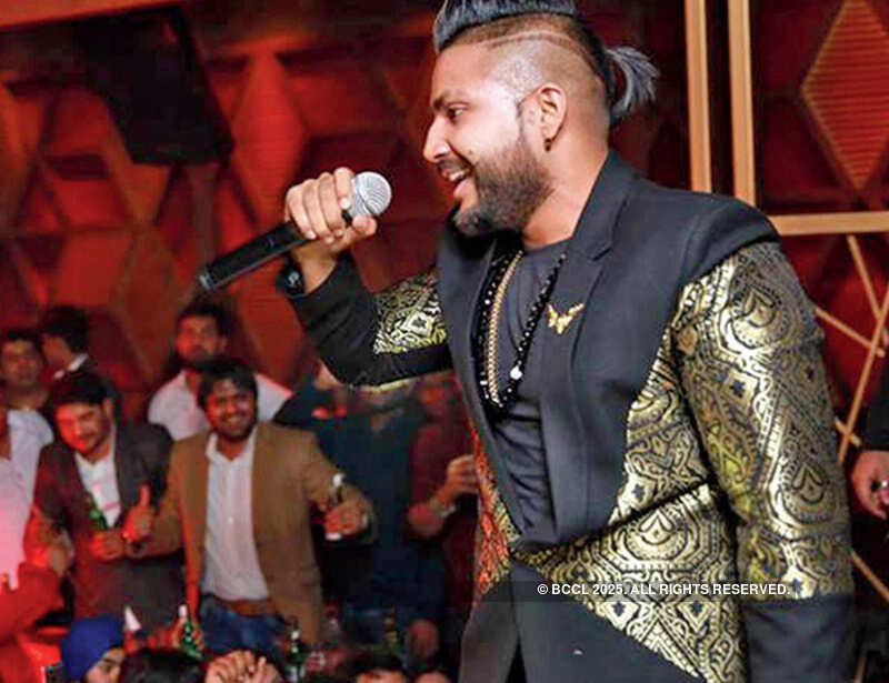 Sukhe @ New Year party