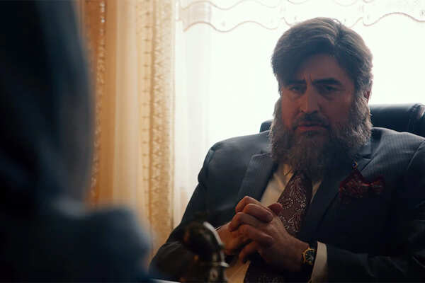 Alfred Molina Images