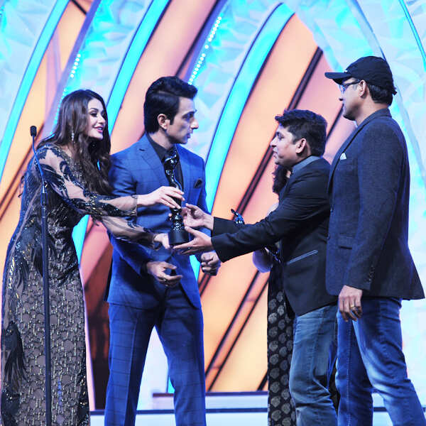 Saloni Dhatrak Images