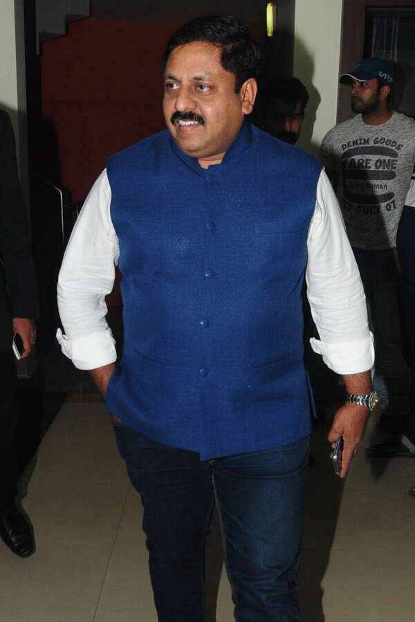 Sohan Roy Pictures