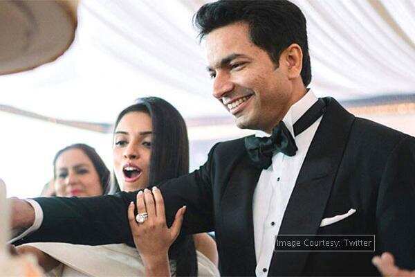 Asin Stills