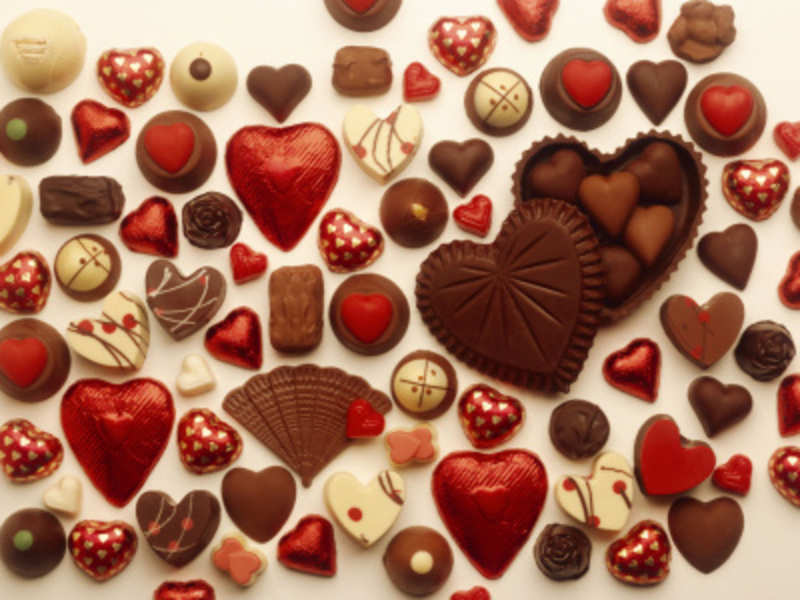 19 Valentine's Day Chocolate, Candy and Cookie Gifts for 2023 to Delight  Loved Ones With a Sweet Tooth