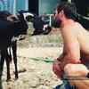 Article image for: <i class="tbold">Chris Hemsworth</i> is in India with wife Elsa Pataky