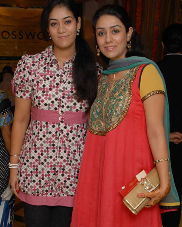 Jasmine Kaur Photos