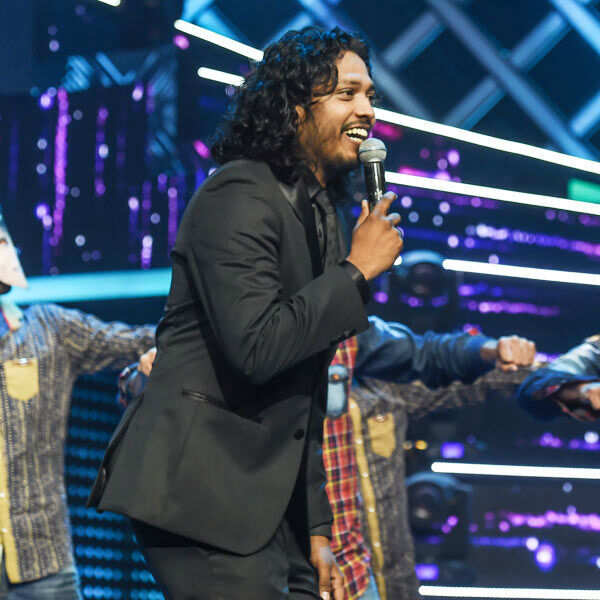 Nakash Aziz Images