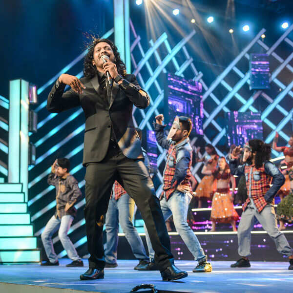 Nakash Aziz Pictures