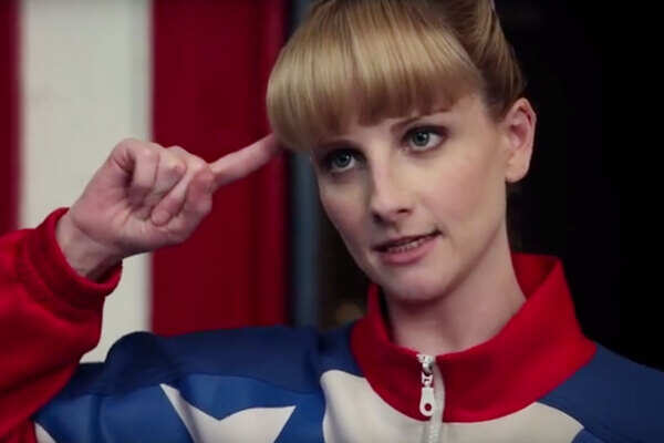Melissa Rauch Stills