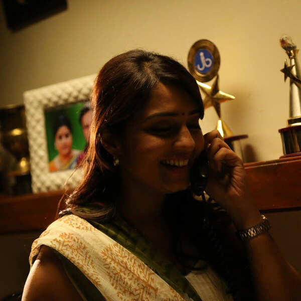 Nikita Thukral Wallpapers