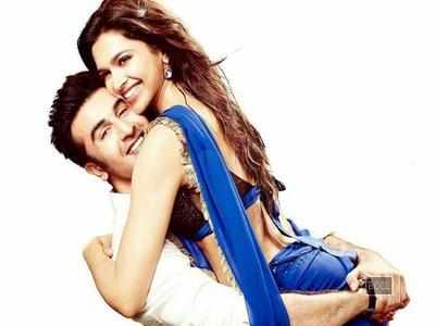 Yeh Jawaani Hai Deewani film: Ranbir Kapoor and Deepika Padukone cosy up  again to launch their upcoming film