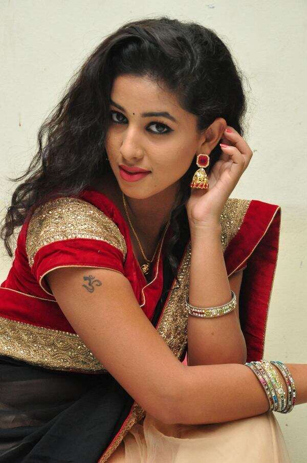 Pavani Gangireddy Wallpapers