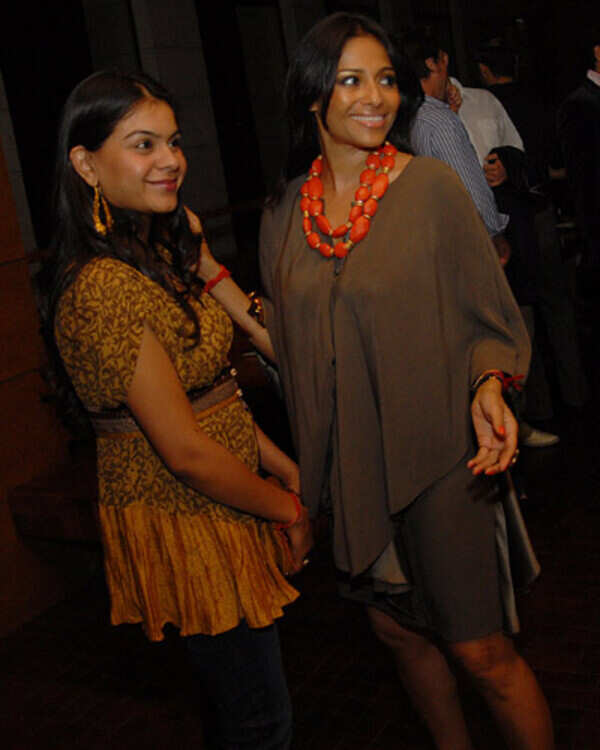 Ameeta Pictures