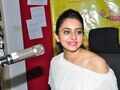 Rakul celebrates 10th anniv of Radio Mirchi